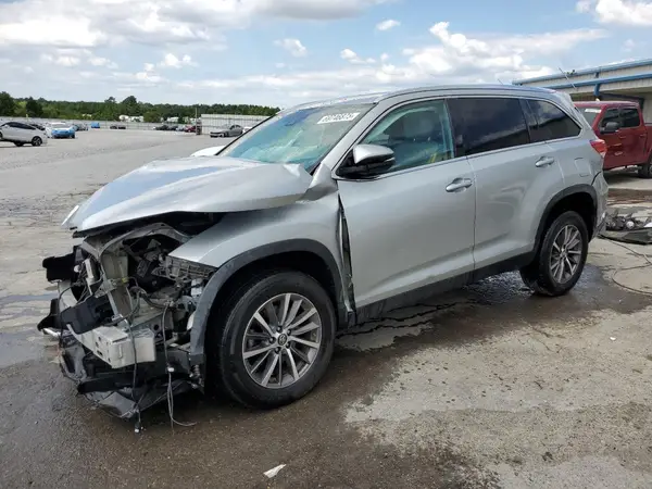 5TDKZRFH4KS561379 2019 TOYOTA HIGHLANDER - Image 1