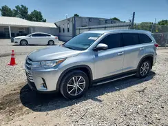 5TDKZRFH4KS561382 2019 TOYOTA HIGHLANDER