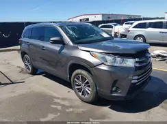 5TDKZRFH4KS561933 2019 TOYOTA HIGHLANDER