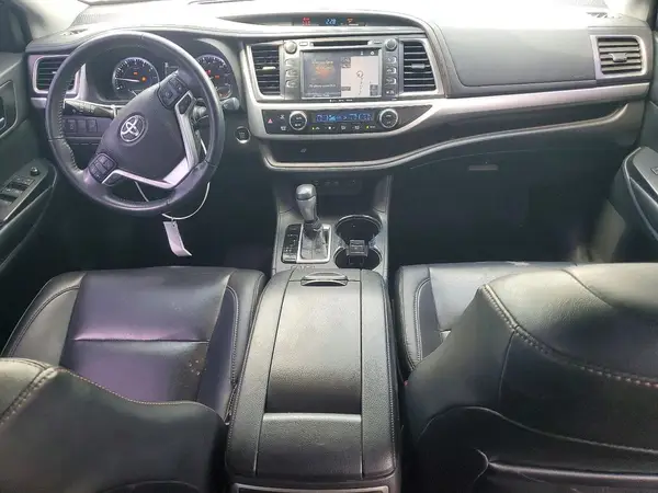5TDKZRFH4KS562855 2019 TOYOTA HIGHLANDER - Image 8