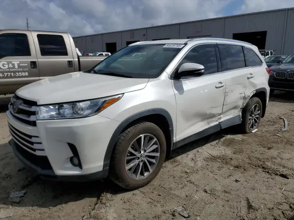 5TDKZRFH4KS565075 2019 TOYOTA HIGHLANDER - Image 1