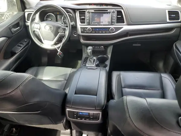 5TDKZRFH4KS565075 2019 TOYOTA HIGHLANDER - Image 8