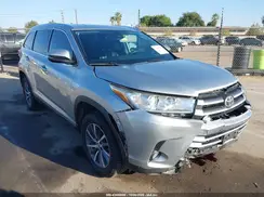 5TDKZRFH4KS565142 2019 TOYOTA HIGHLANDER