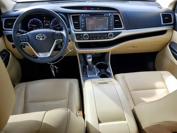 5TDKZRFH4KS565710 2019 TOYOTA HIGHLANDER - Image 8