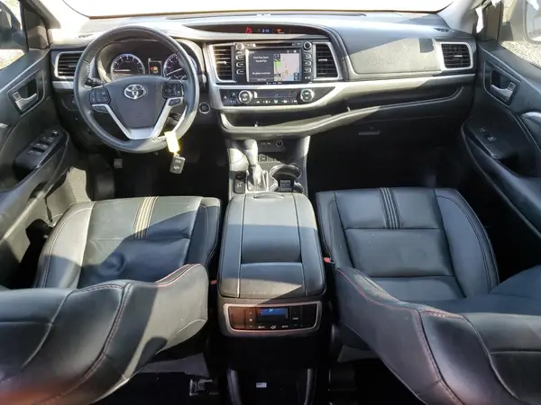 5TDKZRFH4KS566730 2019 TOYOTA HIGHLANDER - Image 8
