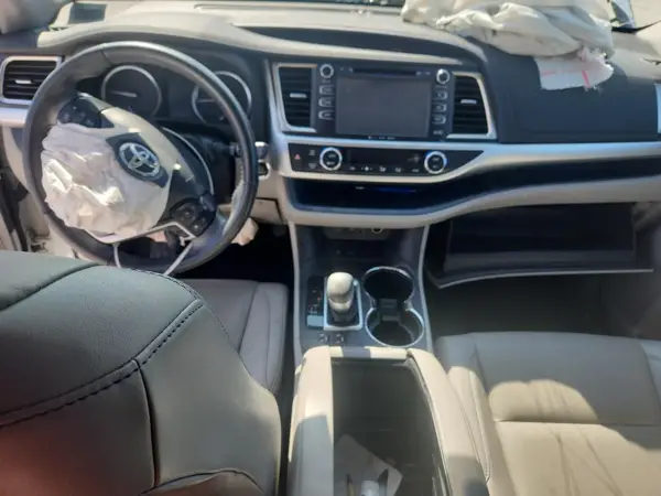 5TDKZRFH4KS567845 2019 TOYOTA HIGHLANDER - Image 8