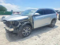 5TDKZRFH4KS571040 2019 TOYOTA HIGHLANDER