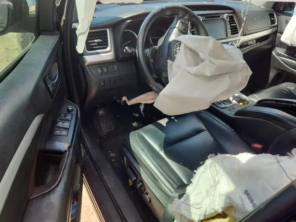 5TDKZRFH4KS571183 2019 TOYOTA HIGHLANDER - Image 8