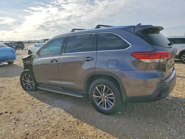 5TDKZRFH4KS572091 2019 TOYOTA HIGHLANDER - Image 2