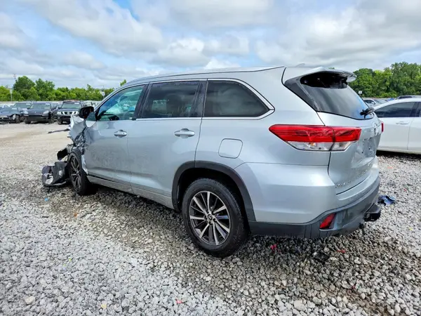 5TDKZRFH5HS194873 2017 TOYOTA HIGHLANDER - Image 2