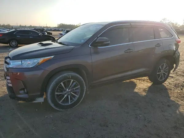 5TDKZRFH5HS197093 2017 TOYOTA HIGHLANDER - Image 1