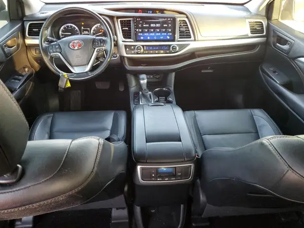 5TDKZRFH5HS197093 2017 TOYOTA HIGHLANDER - Image 8