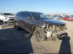 5TDKZRFH5HS214961 2017 TOYOTA HIGHLANDER