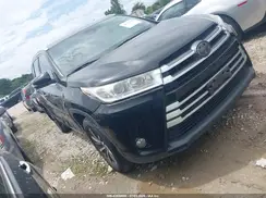 5TDKZRFH5HS216483 2017 TOYOTA HIGHLANDER