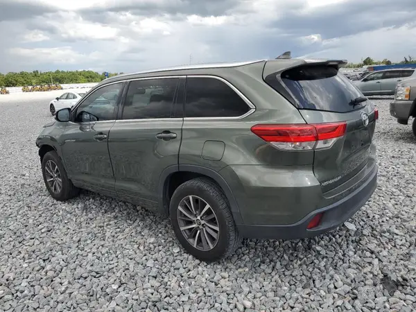 5TDKZRFH5HS217066 2017 TOYOTA HIGHLANDER - Image 2