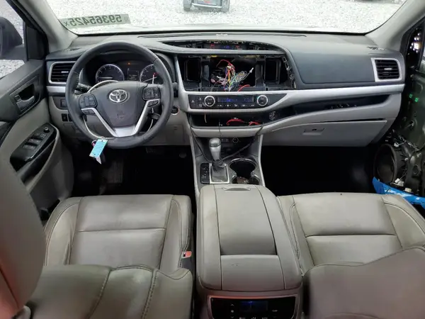 5TDKZRFH5HS217066 2017 TOYOTA HIGHLANDER - Image 8