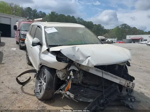 5TDKZRFH5HS217875 2017 TOYOTA HIGHLANDER - Image 1