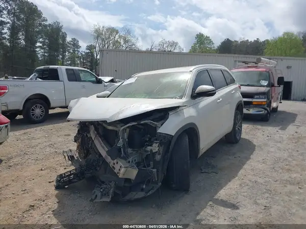 5TDKZRFH5HS217875 2017 TOYOTA HIGHLANDER - Image 2