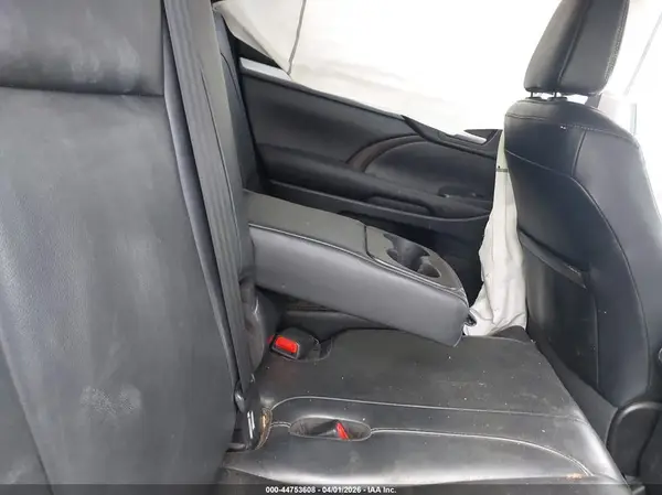 5TDKZRFH5HS217875 2017 TOYOTA HIGHLANDER - Image 8