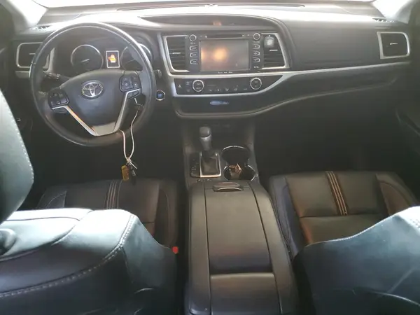 5TDKZRFH5HS219688 2017 TOYOTA HIGHLANDER - Image 8