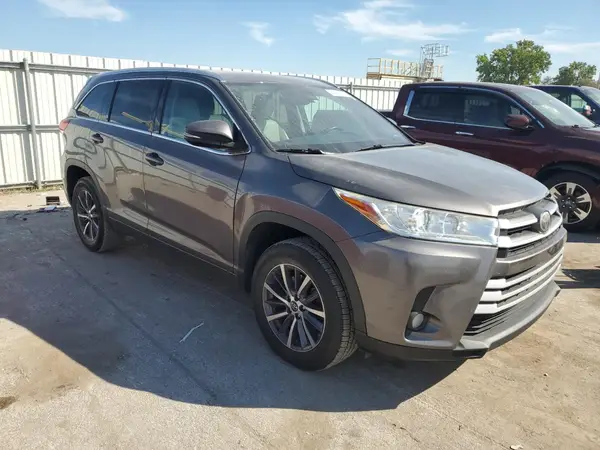 2017 TOYOTA HIGHLANDER COPART lot 84647795 auction photo 4