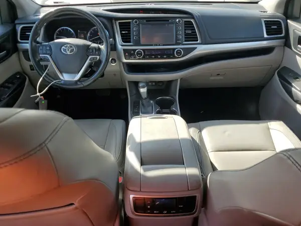 5TDKZRFH5HS509333 2017 TOYOTA HIGHLANDER - Image 8