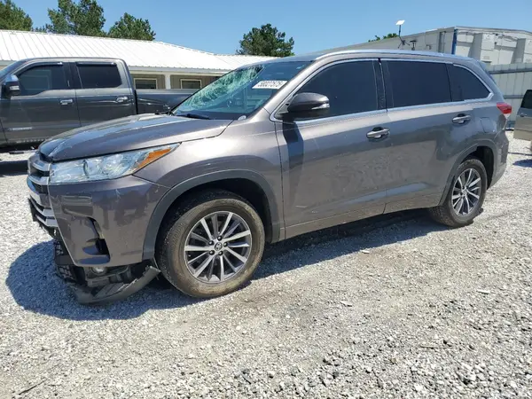 5TDKZRFH5HS510417 2017 TOYOTA HIGHLANDER - Image 1