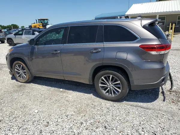5TDKZRFH5HS510417 2017 TOYOTA HIGHLANDER - Image 2