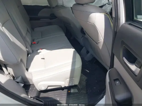 5TDKZRFH5HS510904 2017 TOYOTA HIGHLANDER - Image 8
