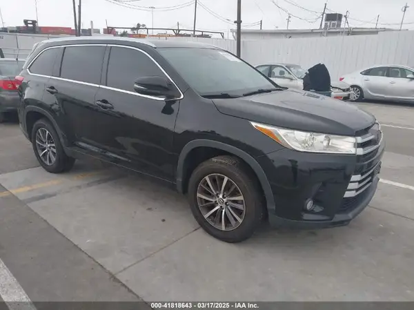 5TDKZRFH5HS512927 2017 TOYOTA HIGHLANDER - Image 1