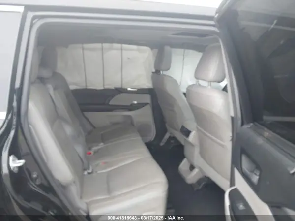5TDKZRFH5HS512927 2017 TOYOTA HIGHLANDER - Image 8