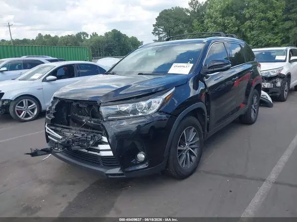 5TDKZRFH5HS516900 2017 TOYOTA HIGHLANDER - Image 2