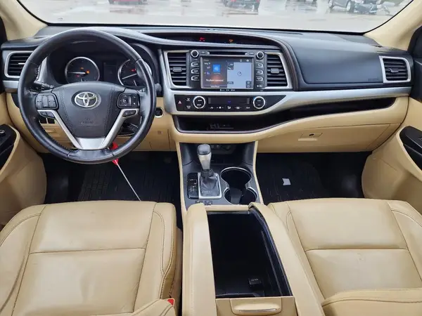 5TDKZRFH5HS519831 2017 TOYOTA HIGHLANDER - Image 8