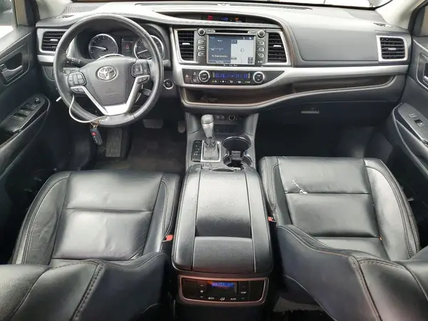 5TDKZRFH5HS520977 2017 TOYOTA HIGHLANDER - Image 8