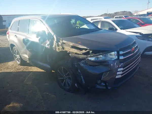 5TDKZRFH5HS520994 2017 TOYOTA HIGHLANDER - Image 1