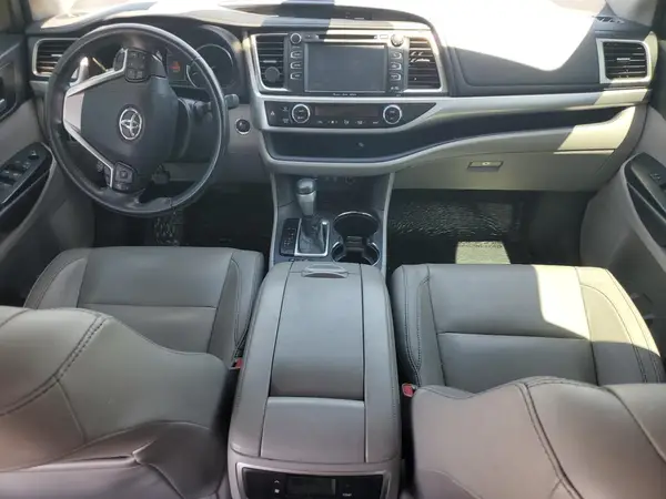 5TDKZRFH5HS521109 2017 TOYOTA HIGHLANDER - Image 8