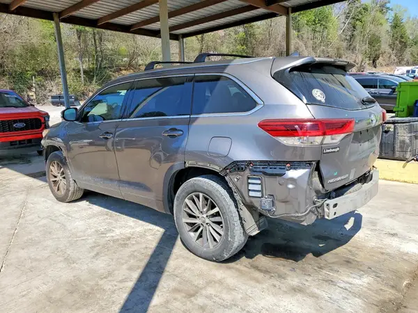 5TDKZRFH5HS522700 2017 TOYOTA HIGHLANDER - Image 2