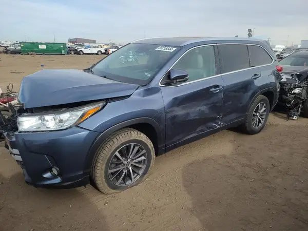 5TDKZRFH5JS236285 2018 TOYOTA HIGHLANDER - Image 1