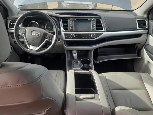 5TDKZRFH5JS236285 2018 TOYOTA HIGHLANDER - Image 8