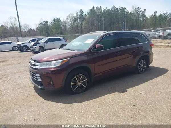 5TDKZRFH5JS249294 2018 TOYOTA HIGHLANDER - Image 2