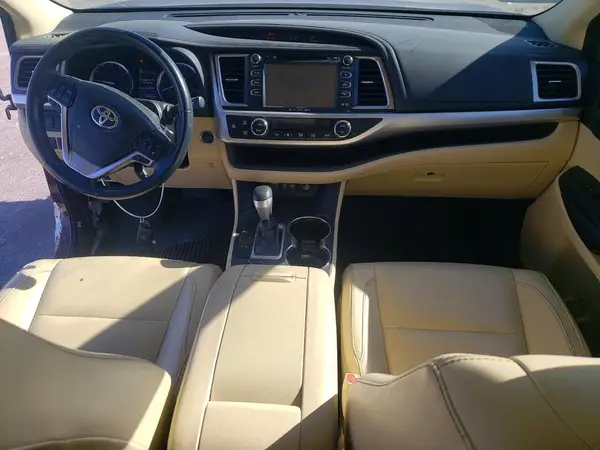 5TDKZRFH5JS264328 2018 TOYOTA HIGHLANDER - Image 8