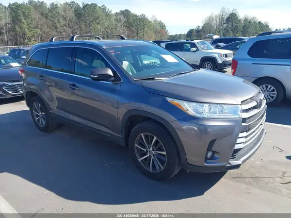 5TDKZRFH5JS265463 2018 TOYOTA HIGHLANDER - Image 1