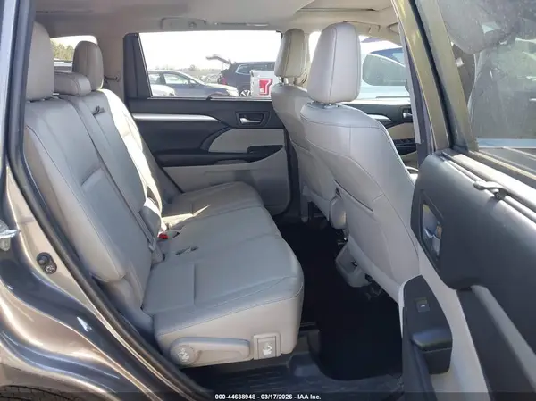 5TDKZRFH5JS265463 2018 TOYOTA HIGHLANDER - Image 8