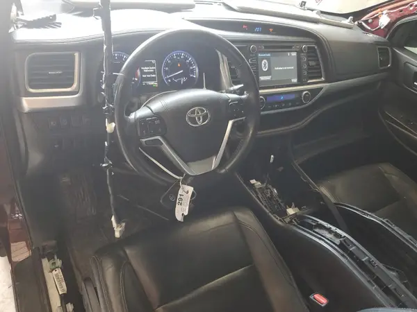 5TDKZRFH5JS267732 2018 TOYOTA HIGHLANDER - Image 8