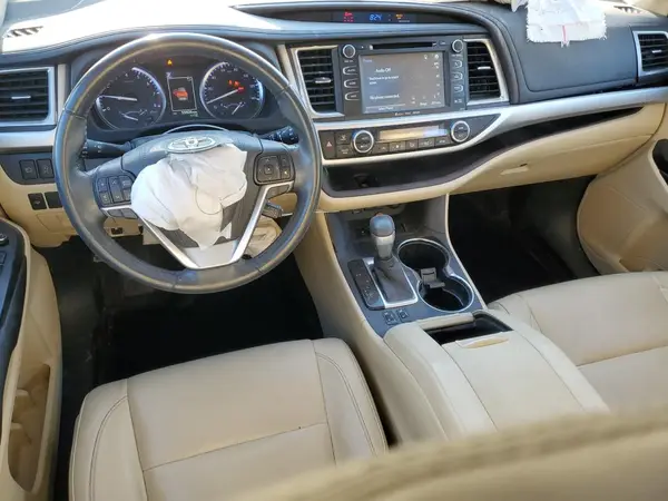 5TDKZRFH5JS272963 2018 TOYOTA HIGHLANDER - Image 8