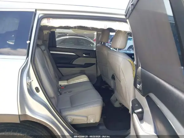 5TDKZRFH5JS287401 2018 TOYOTA HIGHLANDER - Image 8