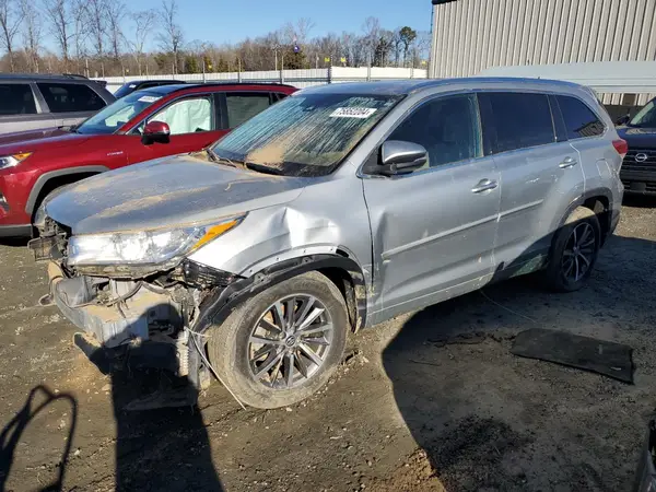 5TDKZRFH5JS529104 2018 TOYOTA HIGHLANDER - Image 1