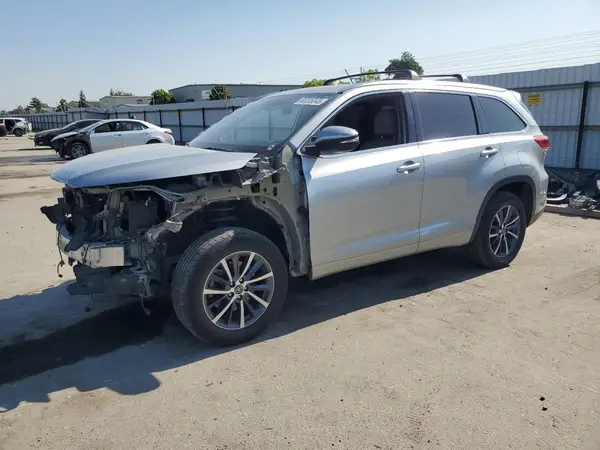 5TDKZRFH5JS529524 2018 TOYOTA HIGHLANDER - Image 1
