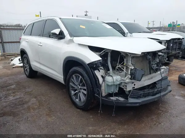 5TDKZRFH5JS532195 2018 TOYOTA HIGHLANDER - Image 1