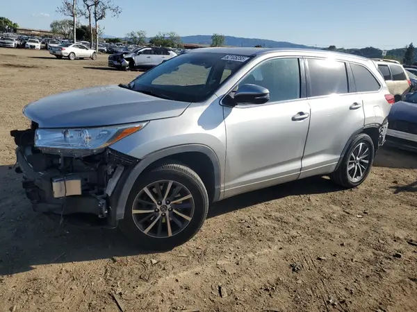 5TDKZRFH5JS534366 2018 TOYOTA HIGHLANDER - Image 1